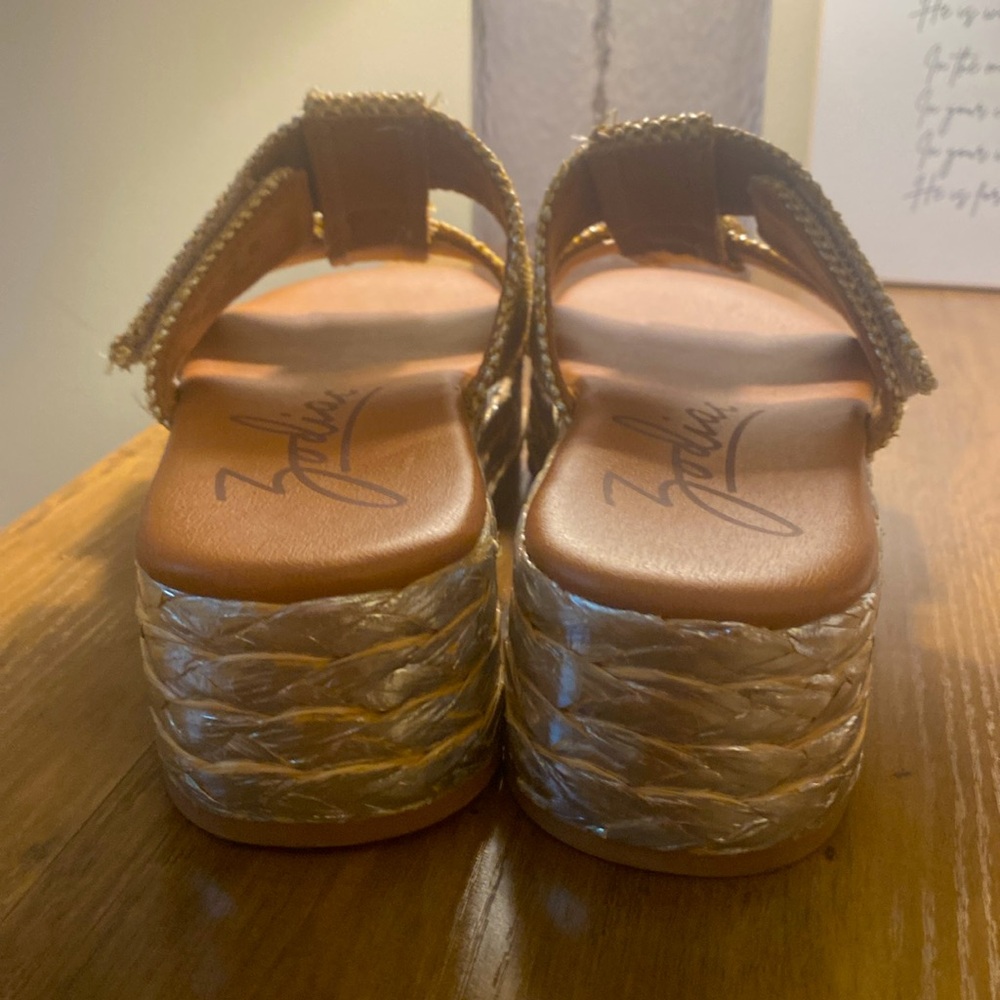 Zodiac Tan Woven Platform Sandals size 8.5 - Picture 3 of 7